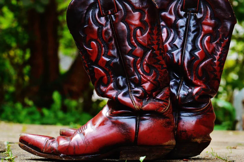 Quality inspection of cowboy boots